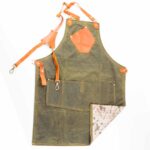 delantal verde oscuro 2 bolsillos